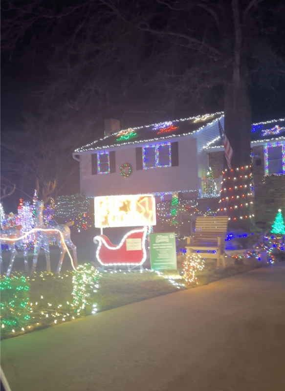 2604 Shady Lawn Dr. Greensboro Holiday Decorations on the house